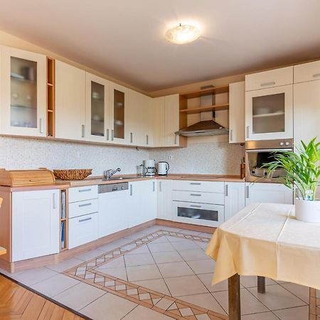 Apartment Luno Kaštela エクステリア 写真