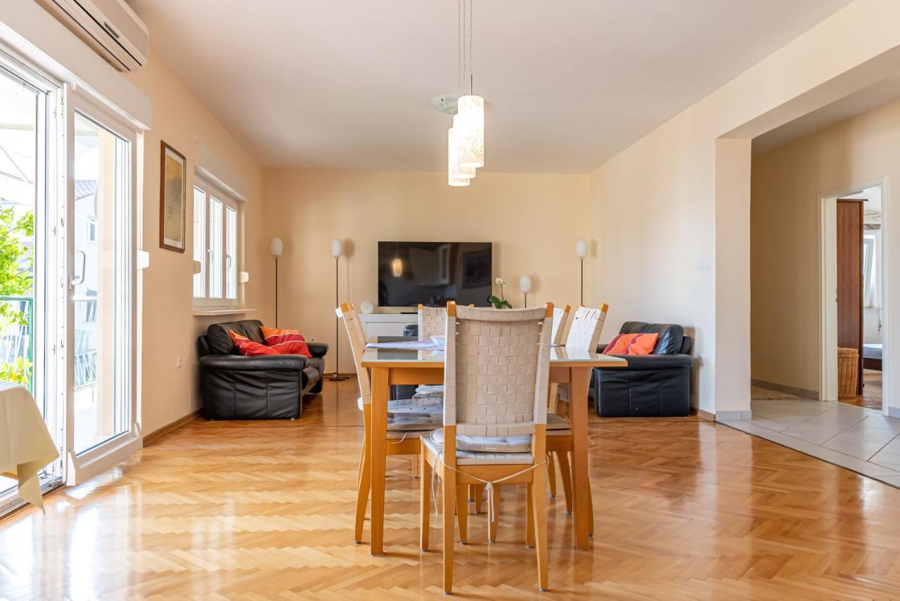 Apartment Luno Kaštela エクステリア 写真