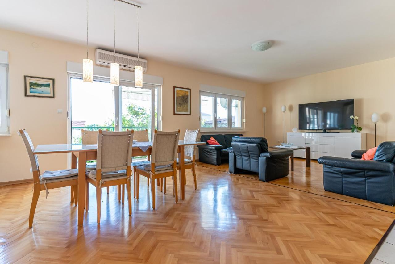 Apartment Luno Kaštela エクステリア 写真