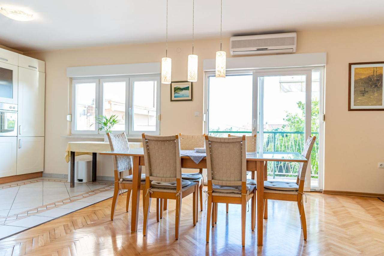 Apartment Luno Kaštela エクステリア 写真