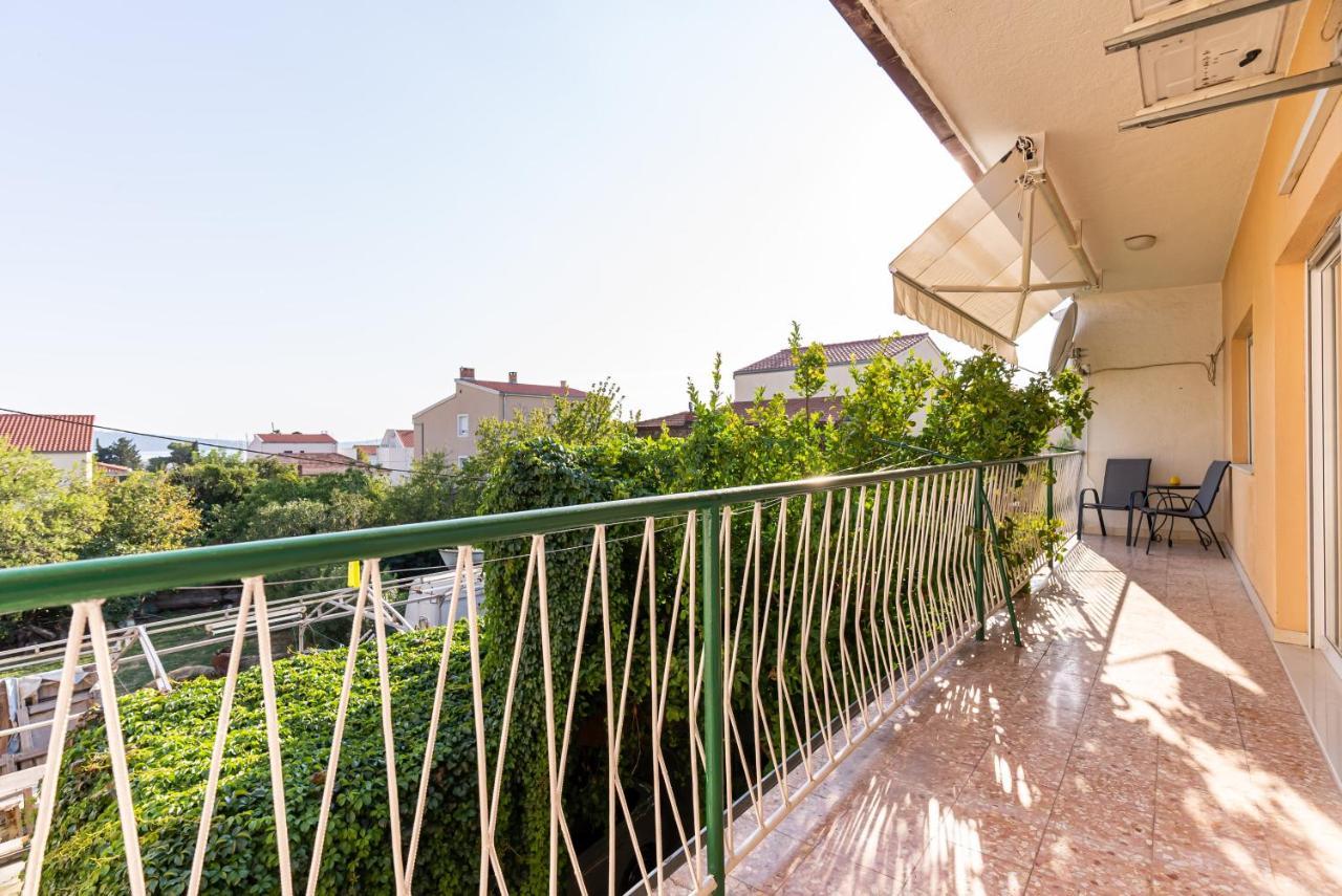 Apartment Luno Kaštela エクステリア 写真