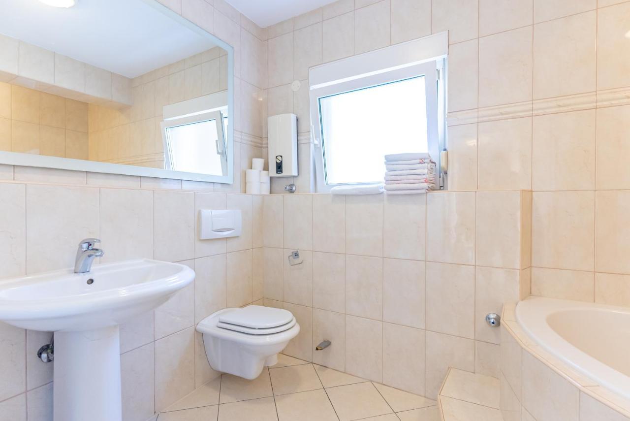 Apartment Luno Kaštela エクステリア 写真