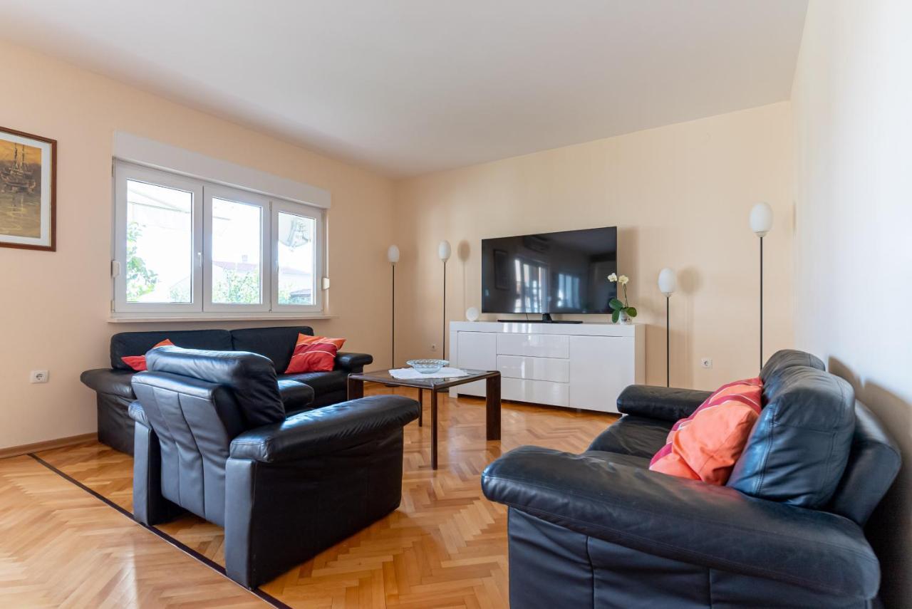 Apartment Luno Kaštela エクステリア 写真