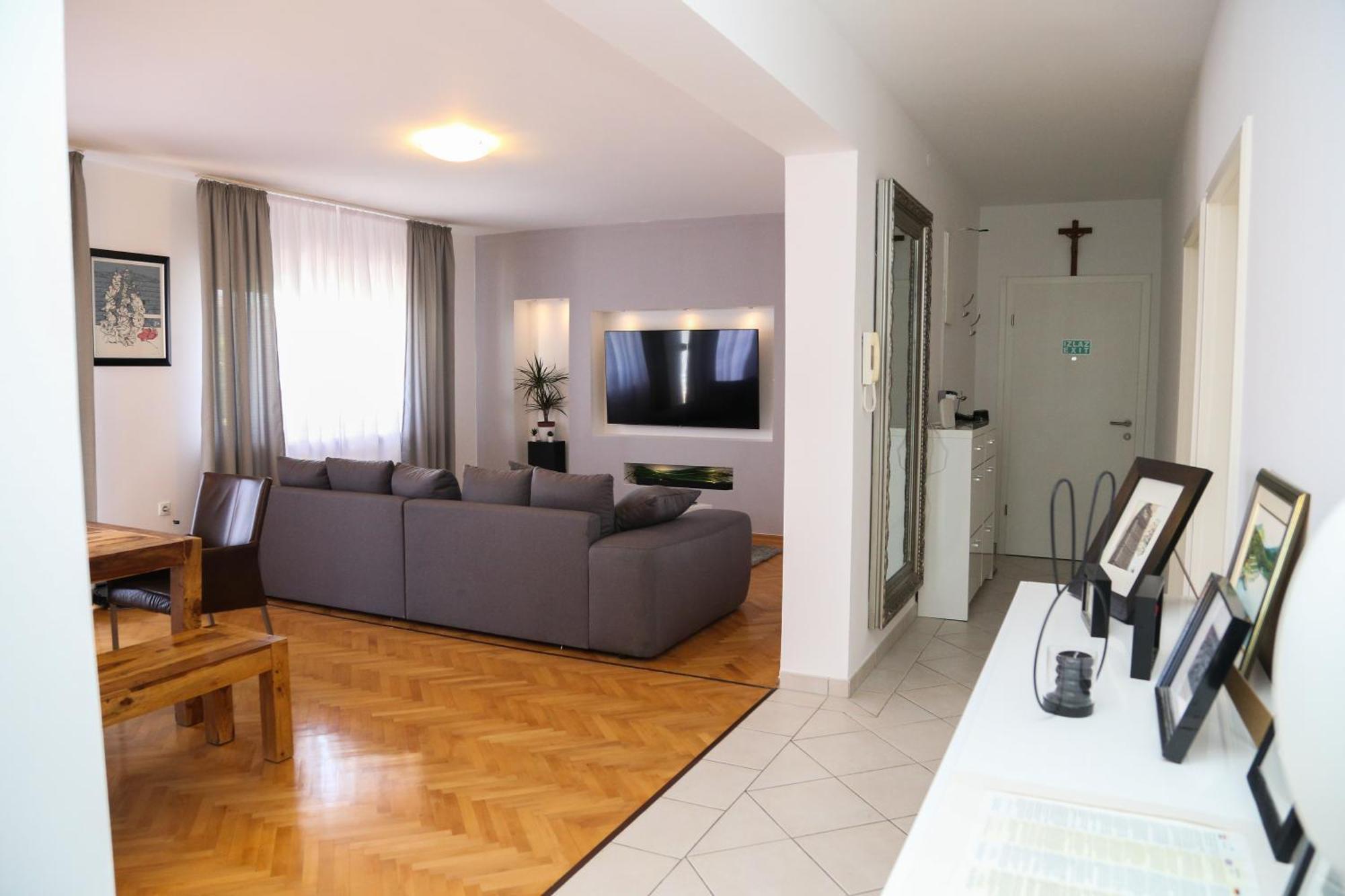 Apartment Luno Kaštela エクステリア 写真